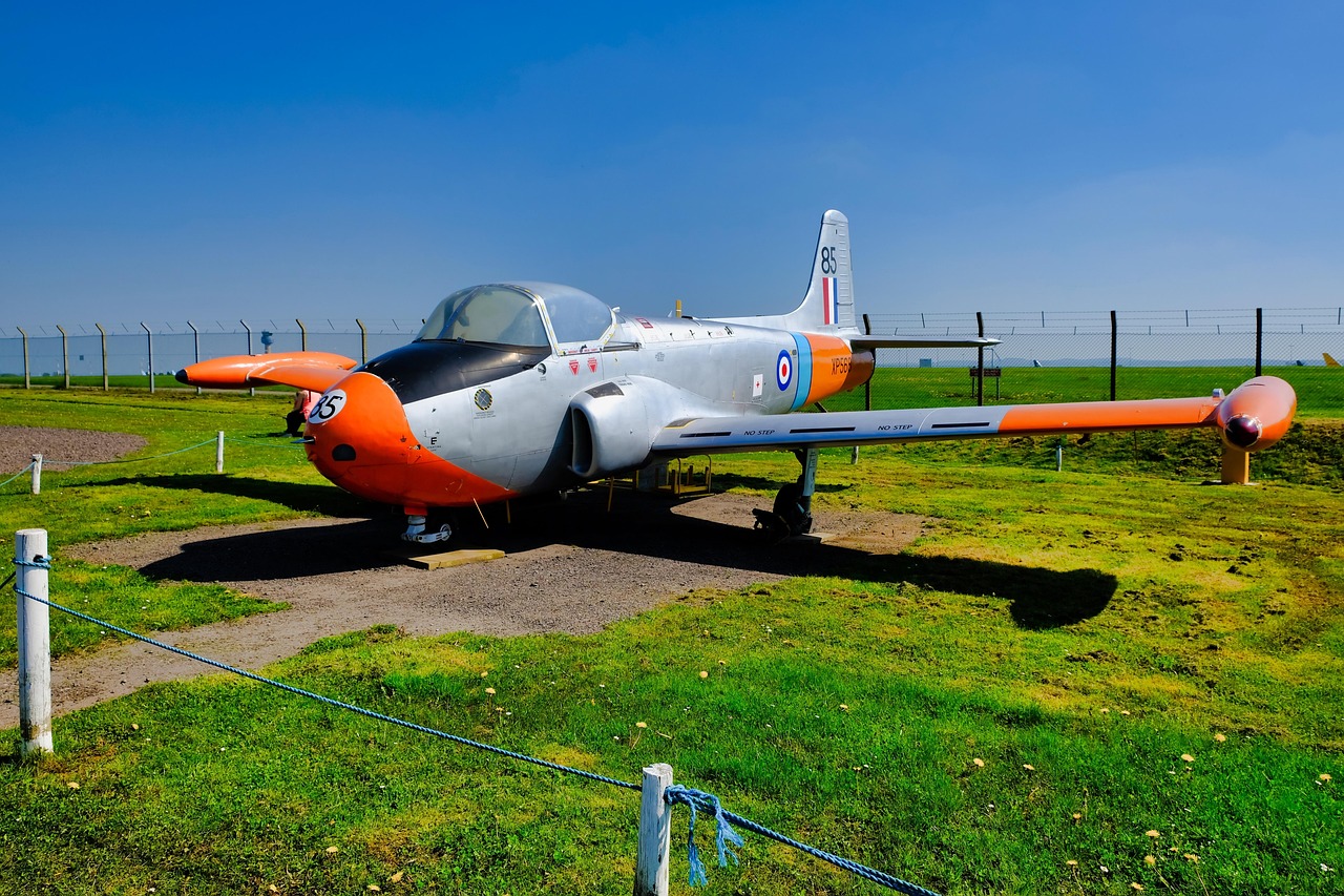 春秋航空回應(yīng)“飛機(jī)起飛后砸向地面”：與事實(shí)完全不符